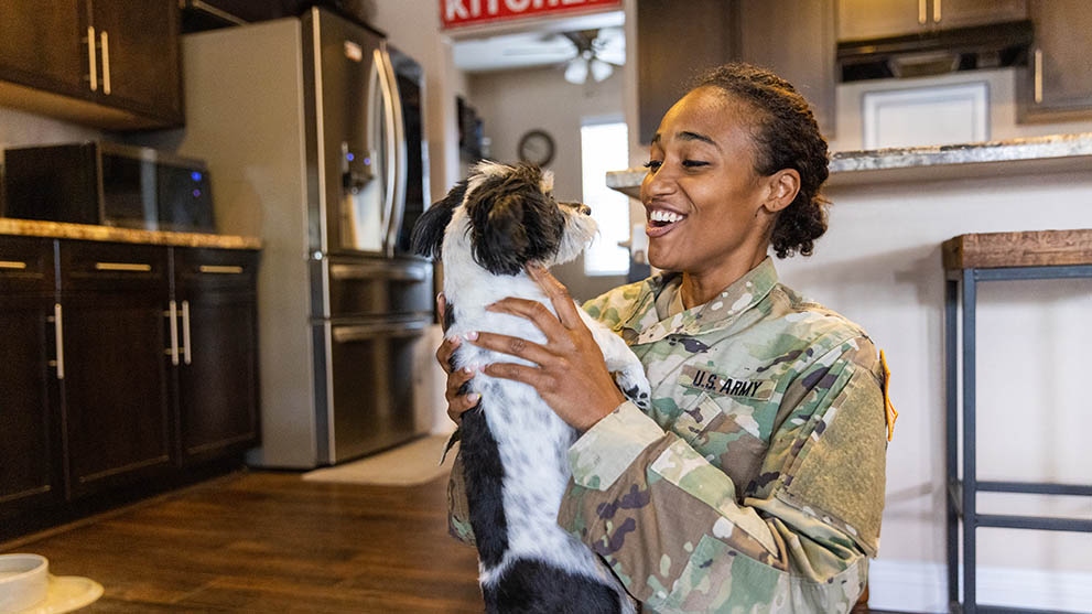 Learn more about VA Purchase Loans and why they may be the perfect home mortgage choice for veterans, service members and military families.